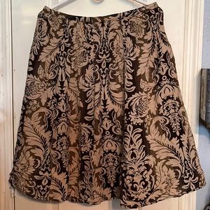 Ann Taylor loft size 8 brown and cream skirt.